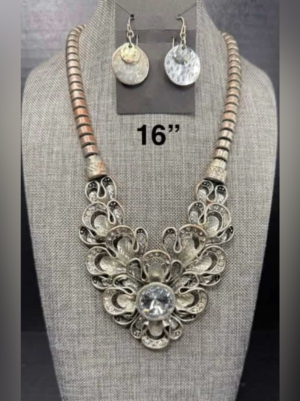 151. Silver Floral Statement Necklace with Clear Crystal Pendant